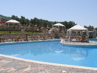 Lassion Golden Bay Bungalows