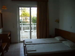 Royal Rose Studios & Apartments